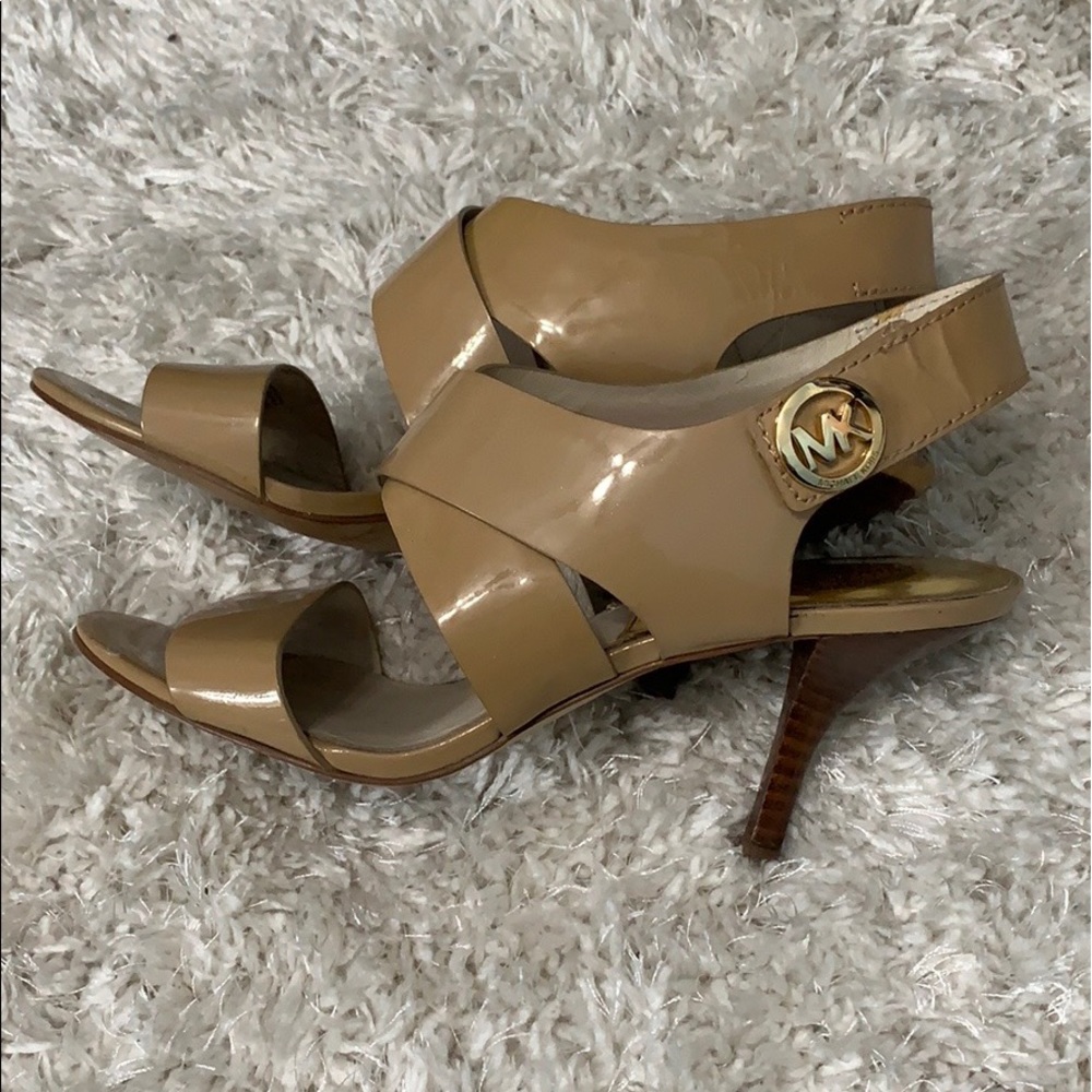 Mk kitten heels